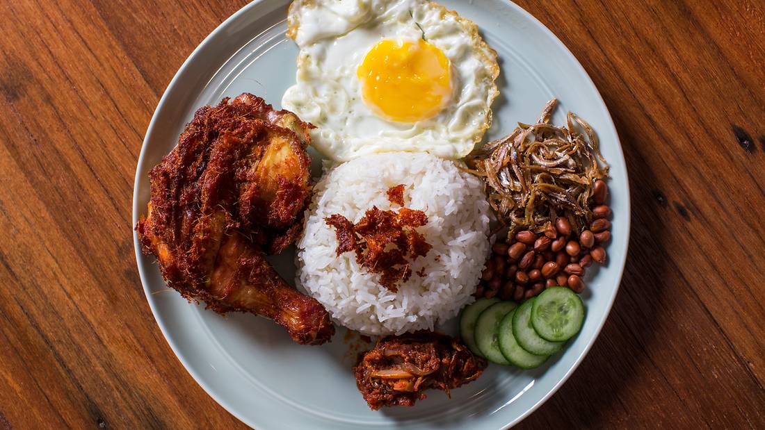 Chinese Nasi Lemak Vs. Malay Nasi Lemak. Which is Better?