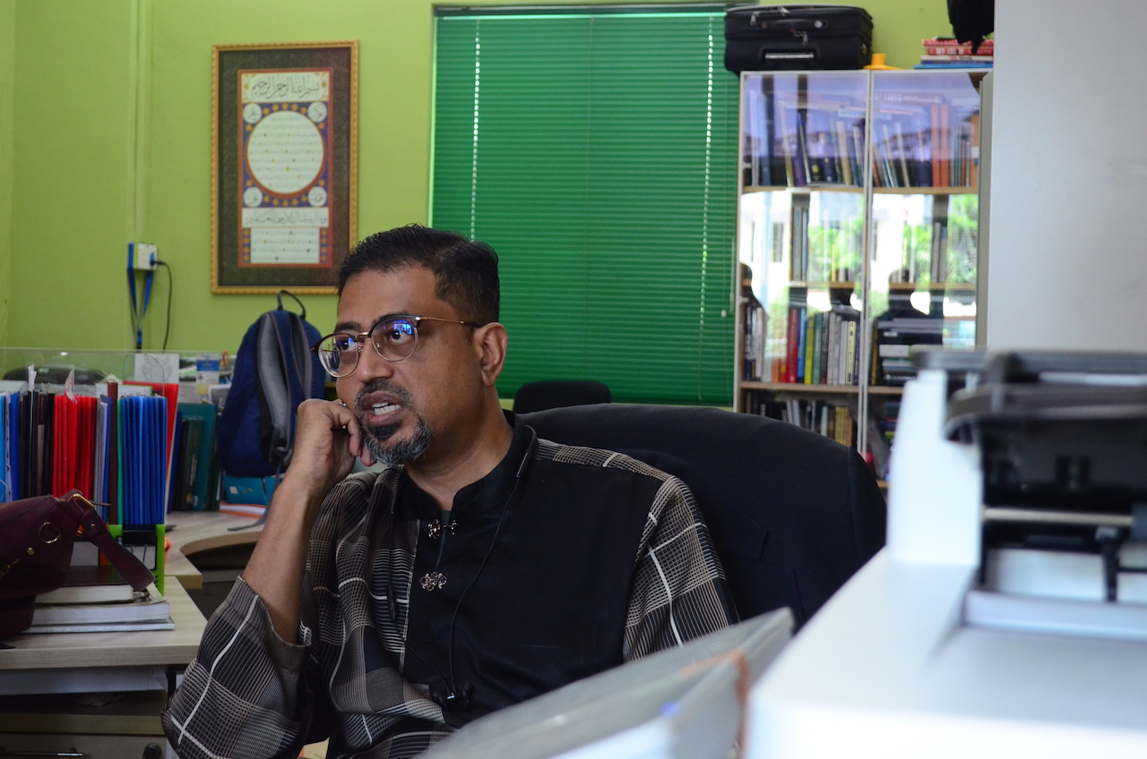 Is Singapore’s Muslim Community At Risk of Becoming Insular? SimplyIslam’s CEO Says, Yes