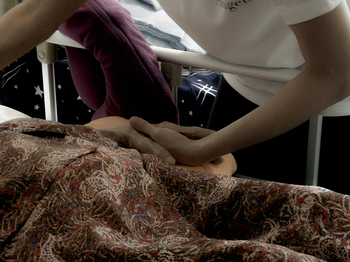 Cleaning the Dying: How Vigil Angels Restore Dignity to Palliative Patients