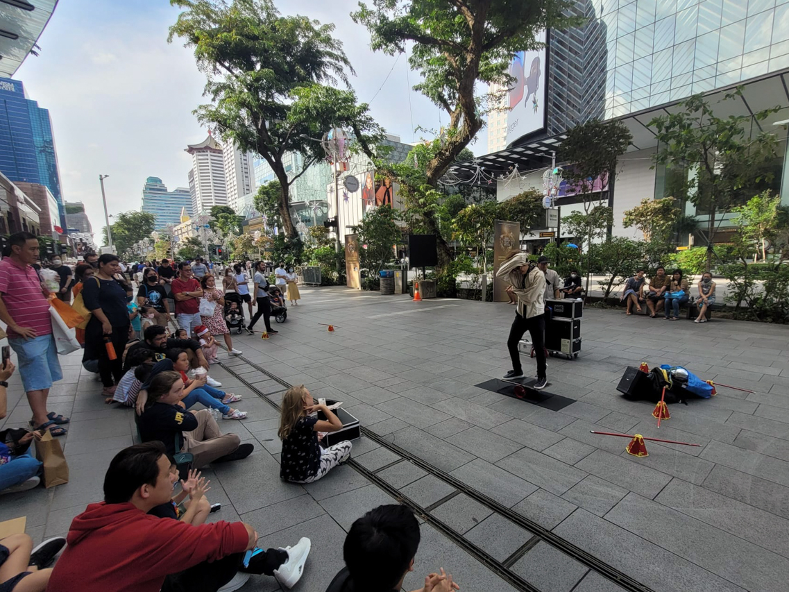 How One Magician Holds Singapore’s Buskers Captive